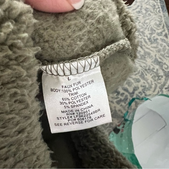 NWT Olive and Oak Sherpa Half Zip Pullover - Picture 5 of 5